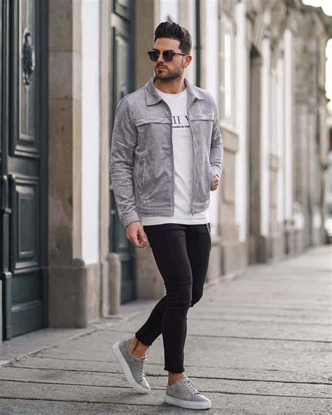 grey sneakers outfit men.